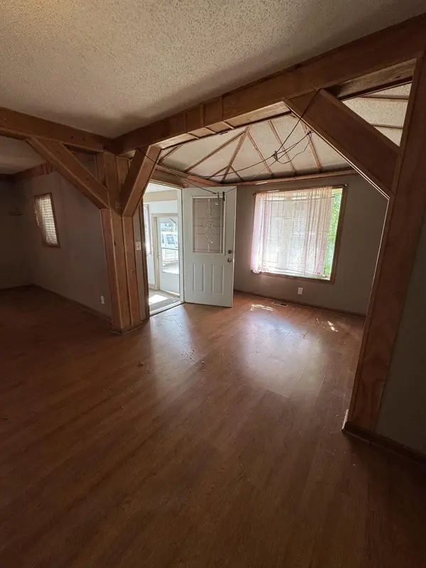 41 N Michigan AVE, Hobart, IN 46342
