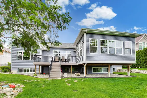2501 Pennington PL, Valparaiso, IN 46383