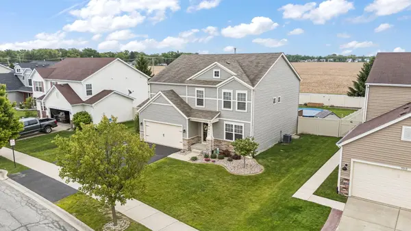 9911 Flagstaff ST, Cedar Lake, IN 46303