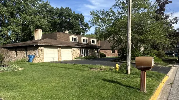 2621 Hickory DR, Dyer, IN 46311