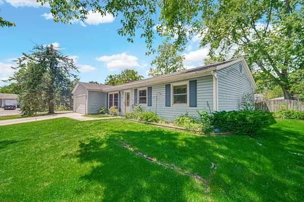 2101 Hollandale DR, Valparaiso, IN 46383