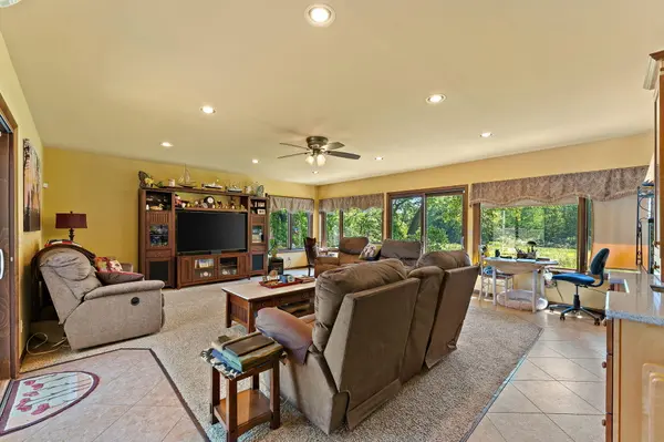 138 Mcclung RD, La Porte, IN 46350