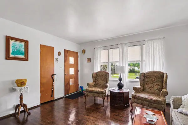 206 S Adams ST, Hebron, IN 46341