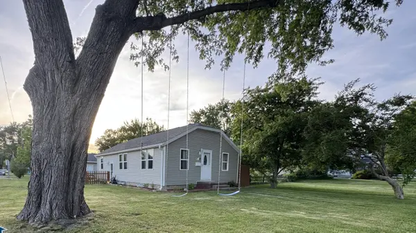 220 S 7th ST, Chesterton, IN 46304
