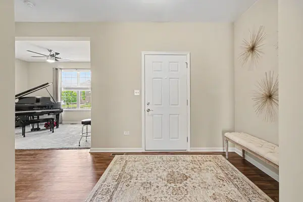 10458 Red Oak Drive, St. John, IN 46373