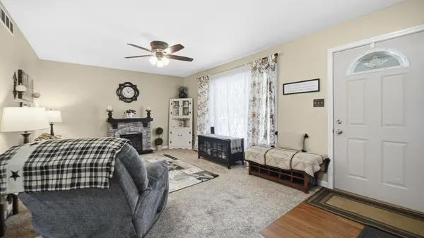 72 Maple Court, Hebron, IN 46341
