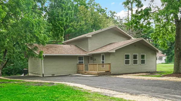 1014 E 63rd PL, Merrillville, IN 46410