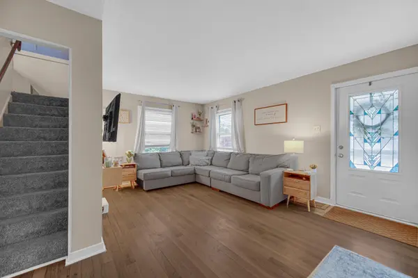 114 Beverly LN, Hobart, IN 46342