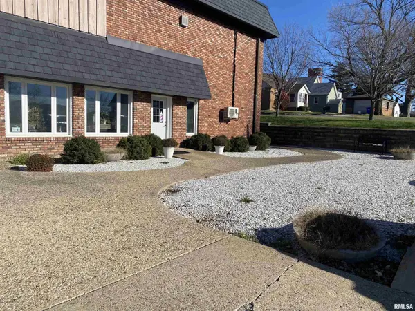 924 E GLEN AVE, Peoria Heights, IL 61616