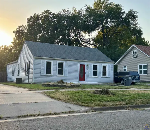 935 Sunnyslope St, Emporia, KS 66801
