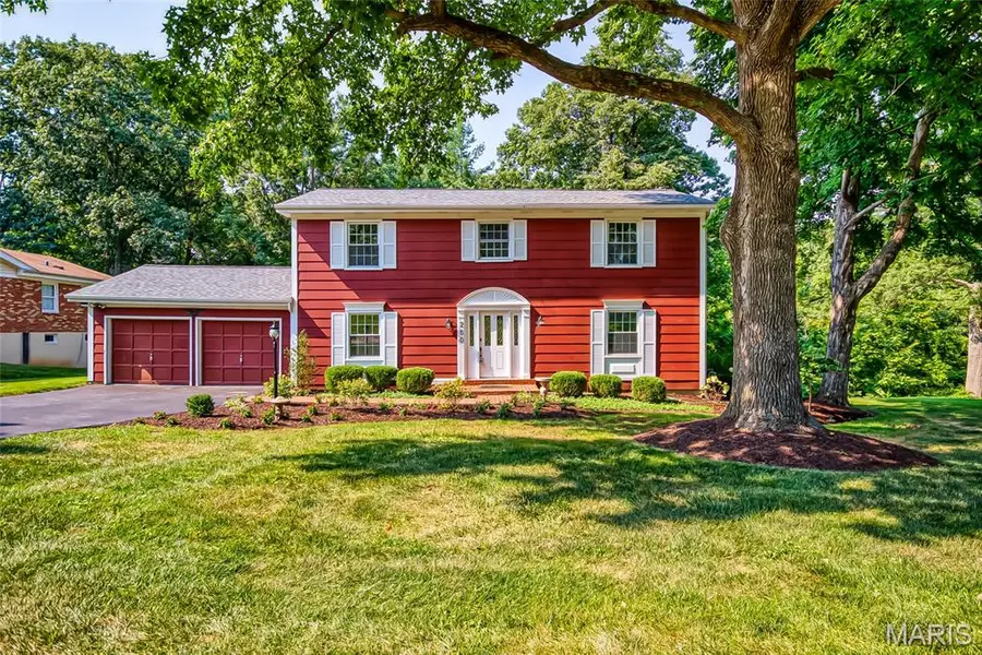 250 Brixham DR, Chesterfield, MO 63017