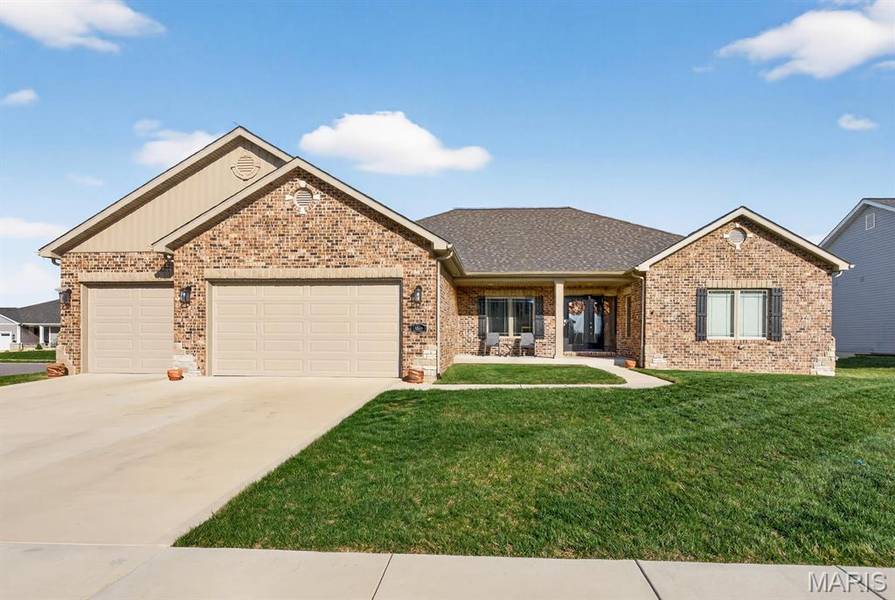 1300 Renwick Way CT, O'fallon, IL 62269