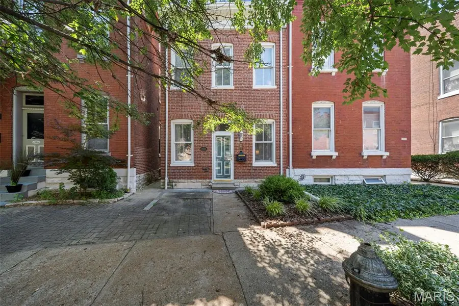 2835 McNair AVE, St Louis, MO 63118