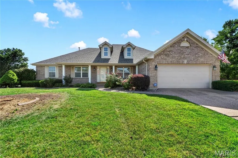 3201 Bear Tracks DR, Wentzville, MO 63385
