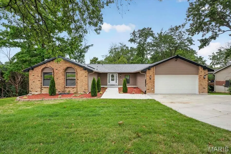 863 Woods Mill RD, Ballwin, MO 63011