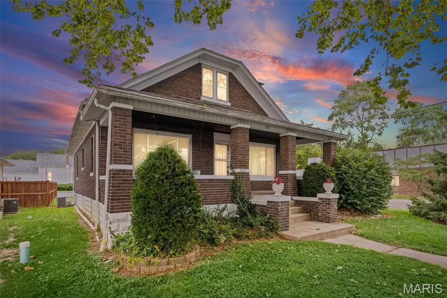 133 E North ST, Staunton, IL 62088