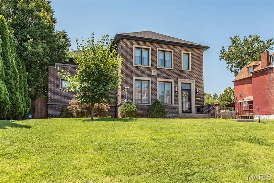 4312 Washington BLVD, St Louis, MO 63108