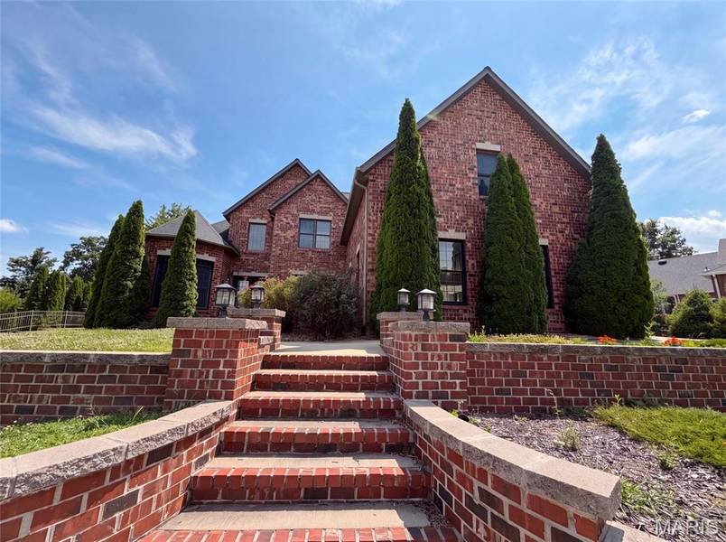 120 Fox Hill CT, Edwardsville, IL 62025