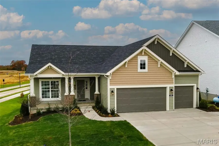 401 Farmhouse DR, O'fallon, MO 63385