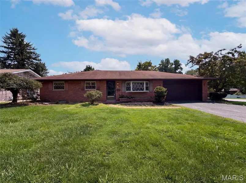 209 Dana DR, Collinsville, IL 62234