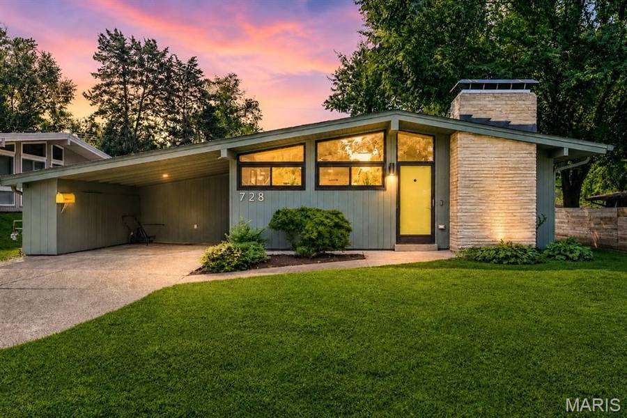728 Hutchins DR, St Louis, MO 63126