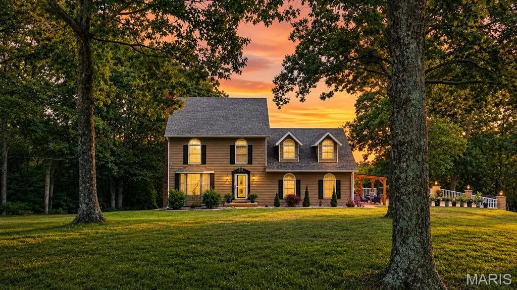 2365 Rock N Horse Farms DR, Festus, MO 63028