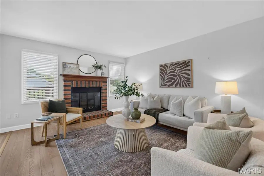 16252 Lea Oak CT, Chesterfield, MO 63017