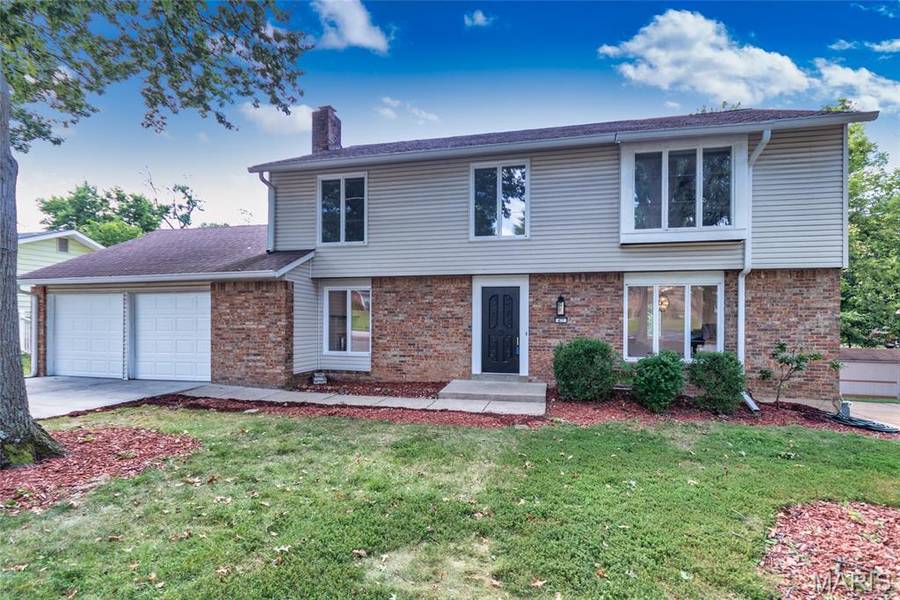 477 Ironwood DR, Ballwin, MO 63011