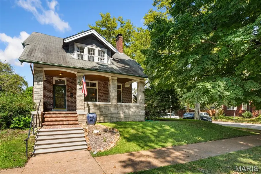 1103 Bellerive BLVD, St Louis, MO 63111