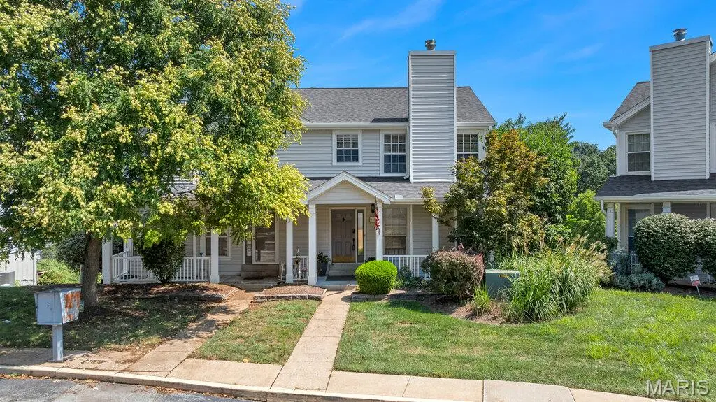 1450 Whispering Creek DR, Ballwin, MO 63021