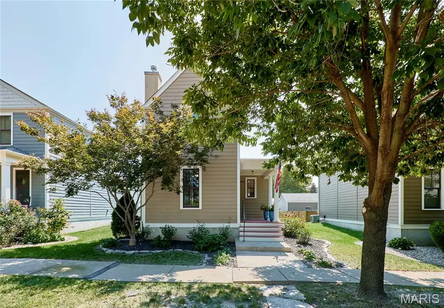 3321 Canal ST, St Charles, MO 63301