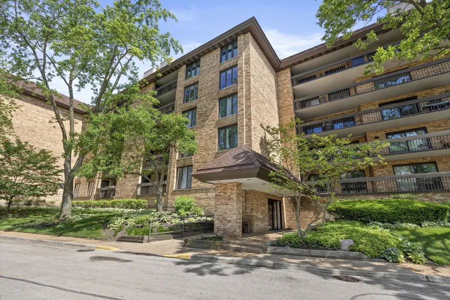 1671 Mission Hills RD #502, Northbrook, IL 60062