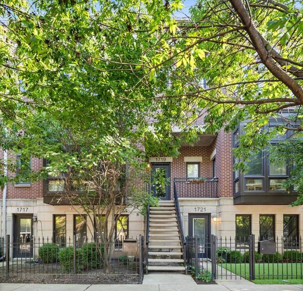 1719 W George ST, Chicago, IL 60657