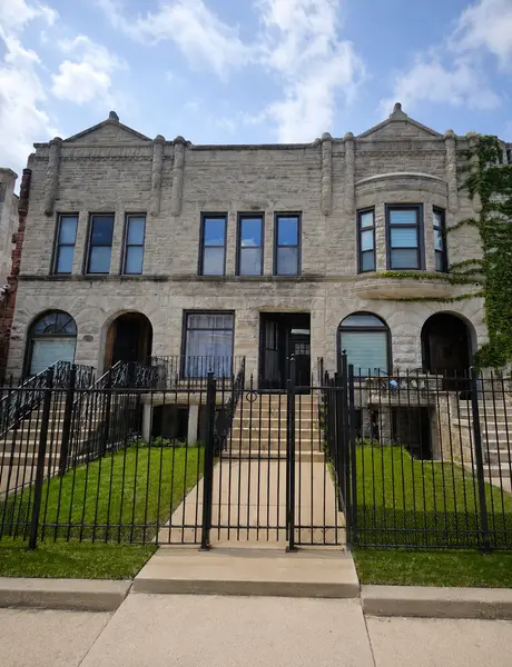 4420 S Berkeley AVE, Chicago, IL 60653