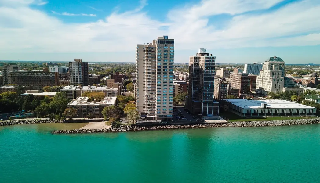 6301 N Sheridan RD #9V, Chicago, IL 60660