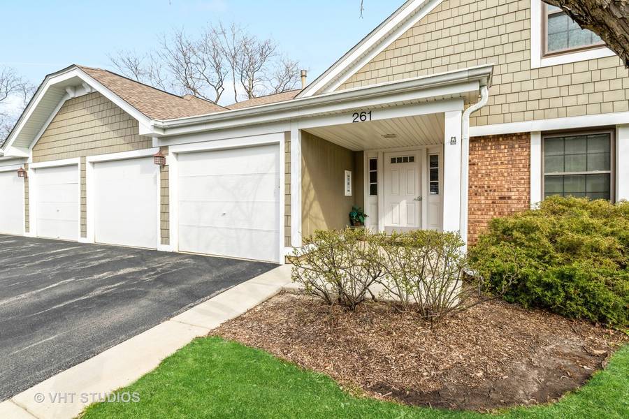 261 Driftwood LN #A2, Schaumburg, IL 60193