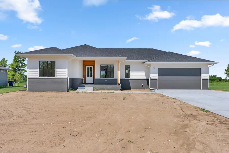 5161 N Colonial Ave, Bel Aire, KS 67226