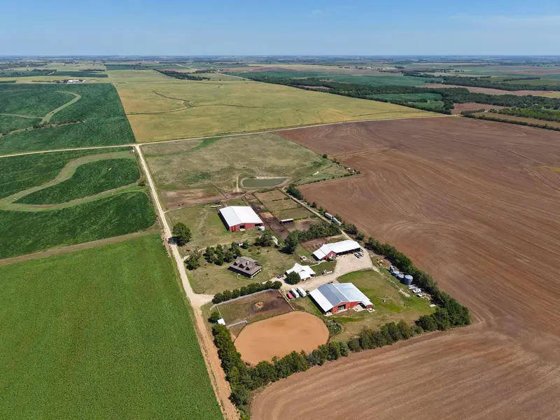 3266 Dove Road, Abilene, KS 67410