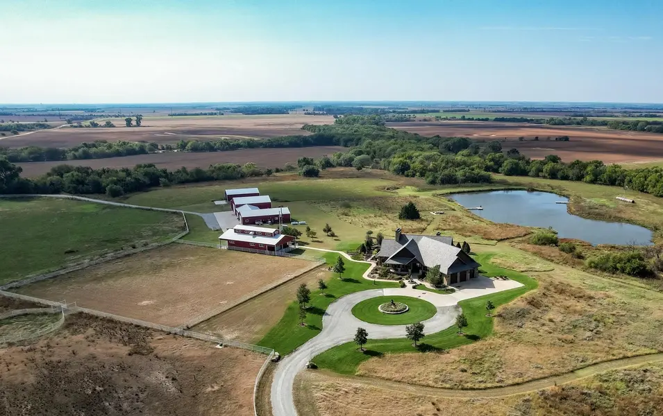 1051 N Blackstone Rd, Milton, KS 67106