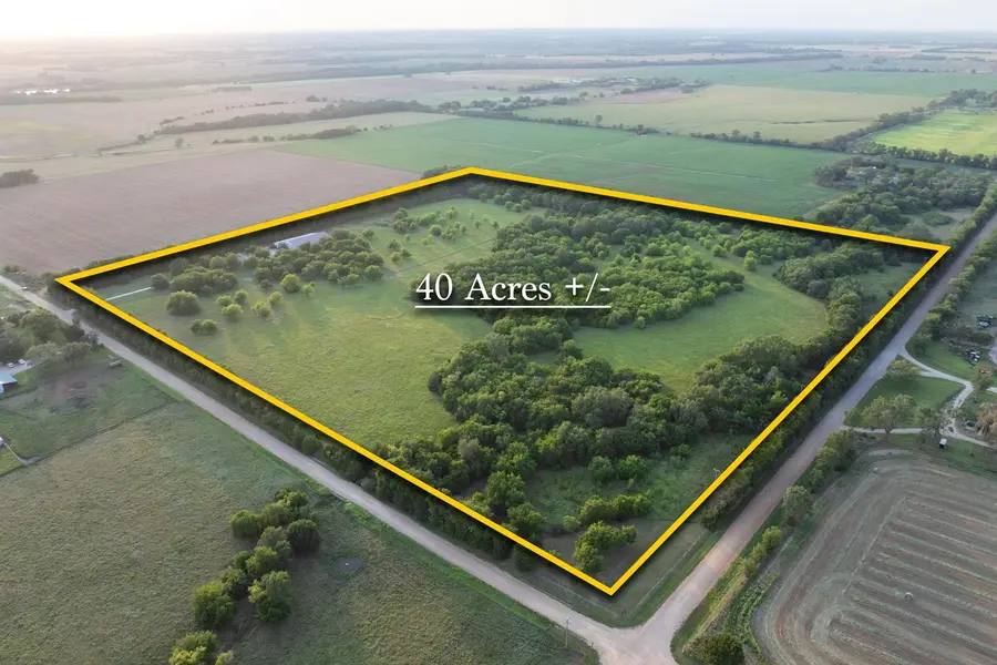 21950 W 79th St S, Viola, KS 67149