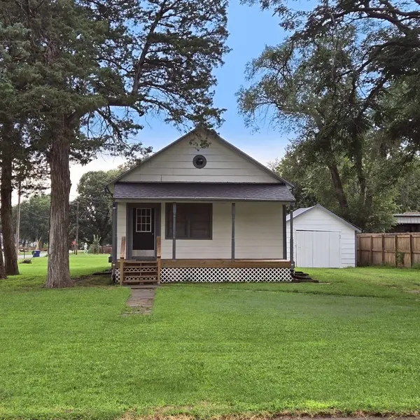 301 N Poplar St, Solomon, KS 67480