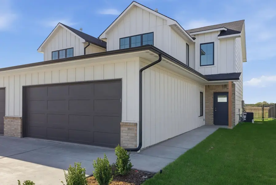 3619 W Longleaf St, Wichita, KS 67205