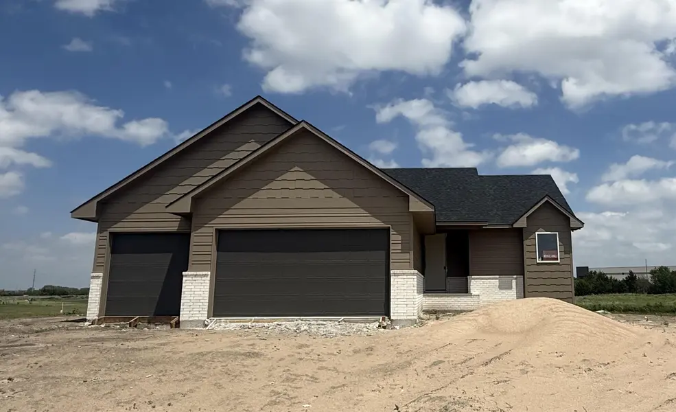 5432 N Toben Ct, Bel Aire, KS 67226