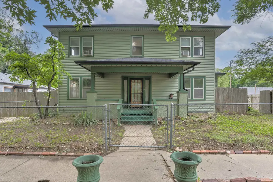 404 N 2nd St, Arkansas City, KS 67005