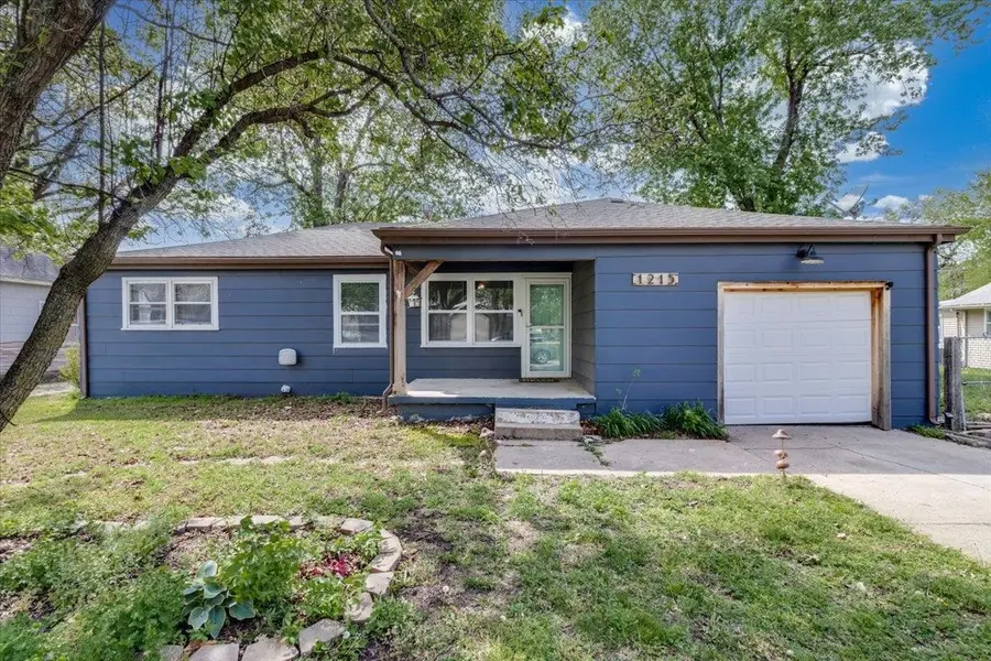 1215 N Logan St, Newton, KS 67114-2343