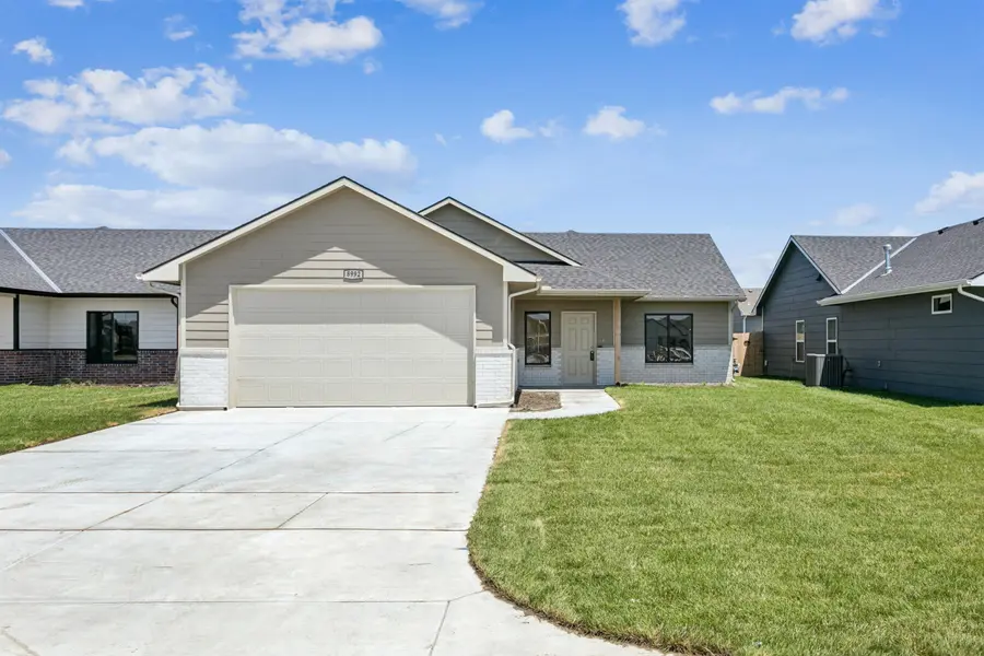 8992 E Forbes Cir., Bel Aire, KS 67226