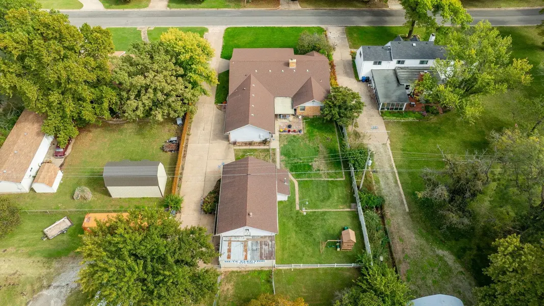 1707 Sunset Dr, Augusta, KS 67010