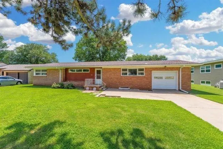 606 N Kansas Ave, Anthony, KS 67003