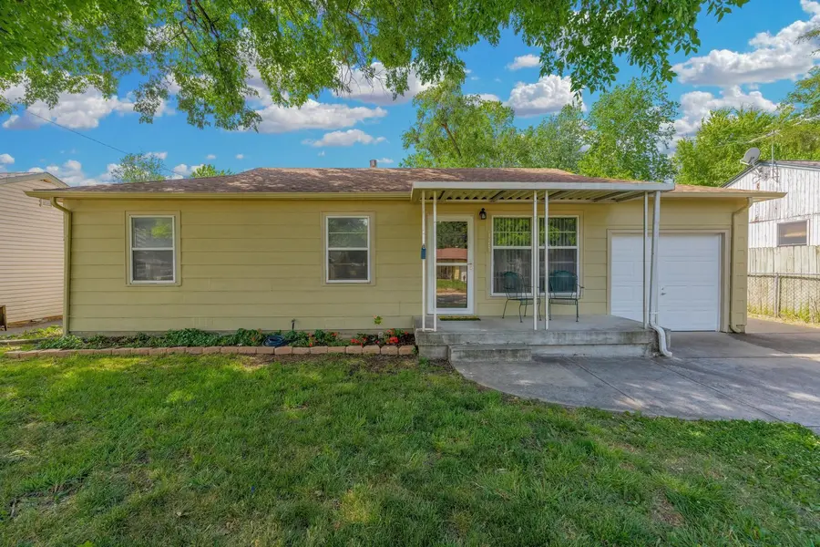 425 W 4th, Haysville, KS 67060