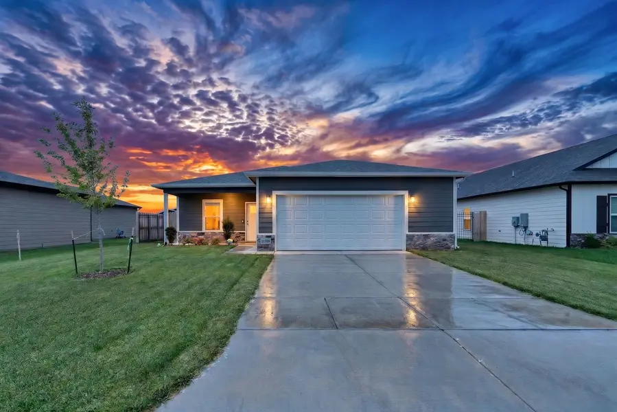 11709 W Scarlett Ct, Maize, KS 67101